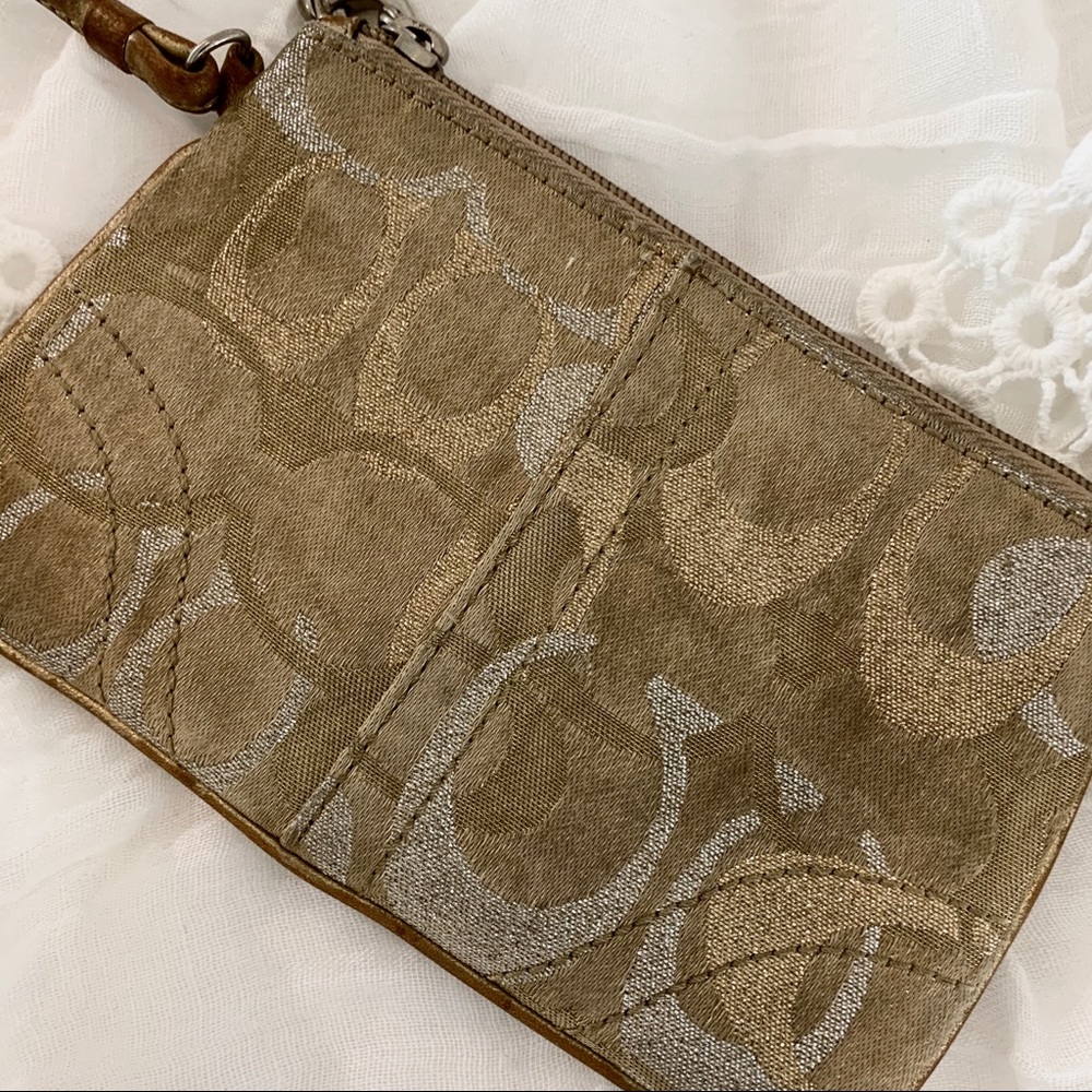 COACH GOLDEN TAN WRISTLET - Picture 7 of 15